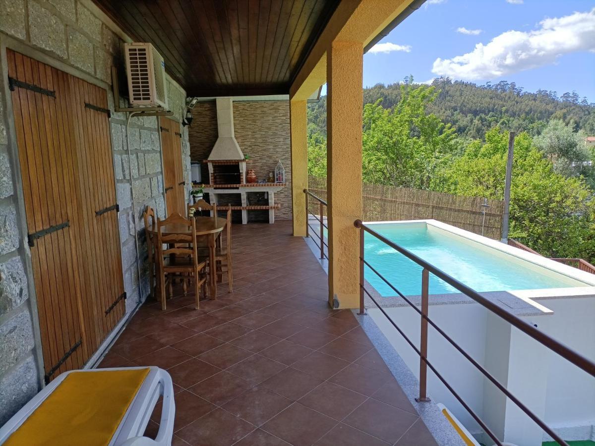 Casa Amarela Da Canicada ヴィエイラ・ド・ミーニョ エクステリア 写真
