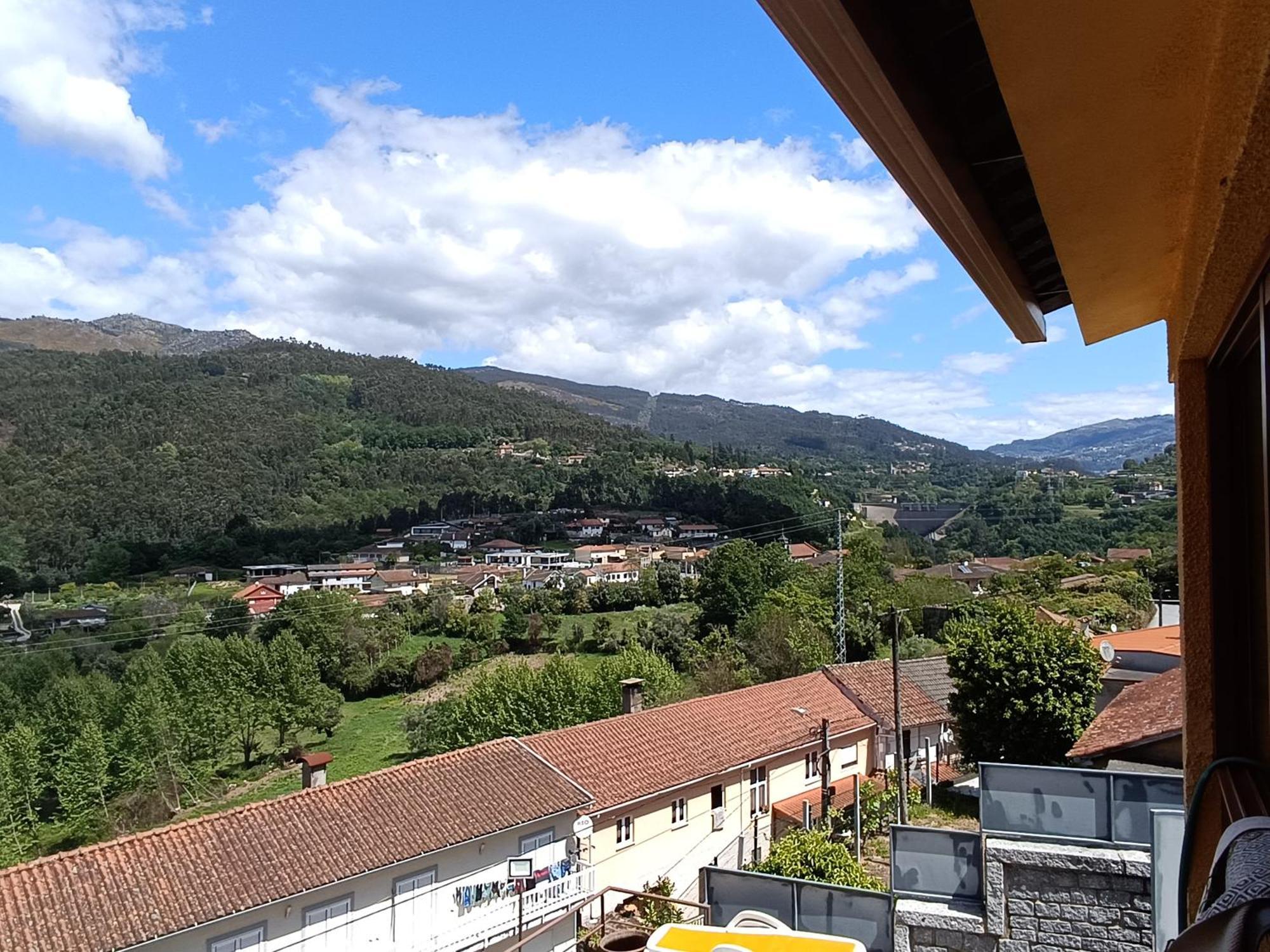Casa Amarela Da Canicada ヴィエイラ・ド・ミーニョ エクステリア 写真